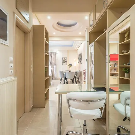 Myilios Luxury Petralona Center *