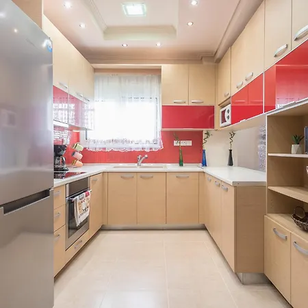 Myilios Luxury Petralona Center