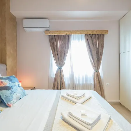 Myilios Luxury Petralona Center *